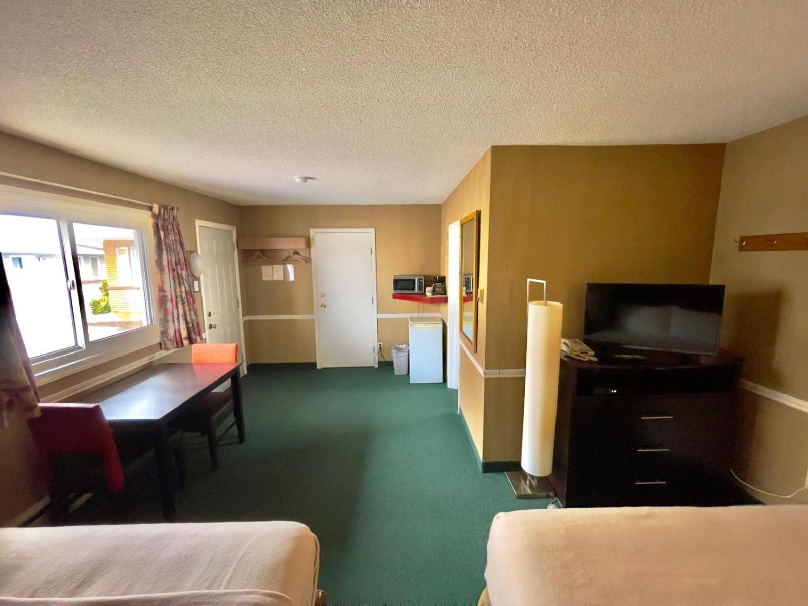 סאולט סאינטה מארי Adams Motel מראה חיצוני תמונה